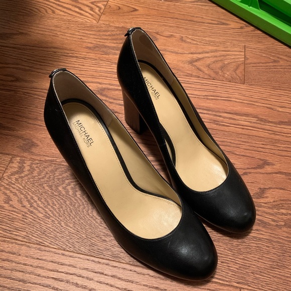 Michael Kors Black Chunky Heel - Picture 2 of 5